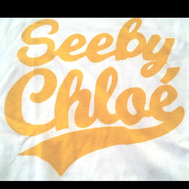 SEE BY CHLOE(シーバイクロエ)のSEE BY CHLOE　状態良好　コットン100%　ロゴプリント レディースのトップス(Tシャツ(半袖/袖なし))の商品写真