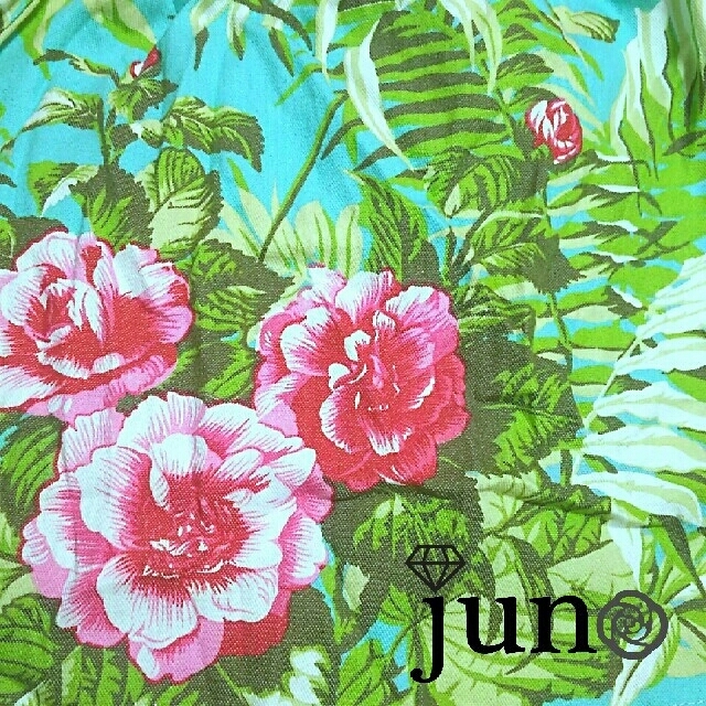 JURIANO JURRIE(ジュリアーノジュリ)のジュリアーノ リゾート 花柄 ノースリーブ トップス 水色 ピンク タンク  レディースのトップス(カットソー(半袖/袖なし))の商品写真