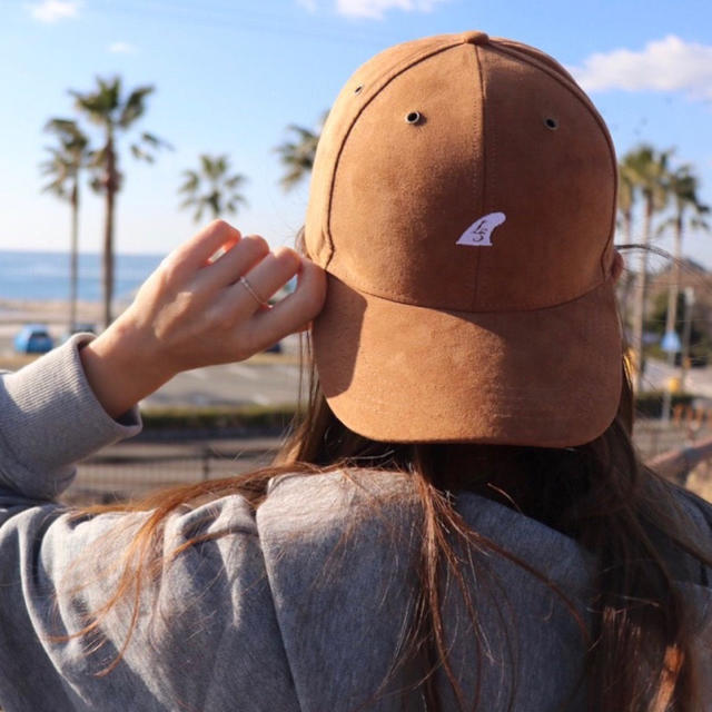 STANDARD CALIFORNIA(スタンダードカリフォルニア)の湘南コーデ☆LUSSO SURF スウェード刺繍キャップ☆RVCA メンズの帽子(キャップ)の商品写真