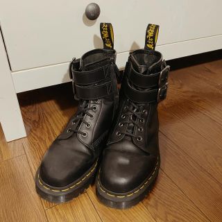 ドクターマーチン(Dr.Martens)の【最終お値下げ】日本未発売　ドクターマーチン 8ホール ブーツ uk6(ブーツ)