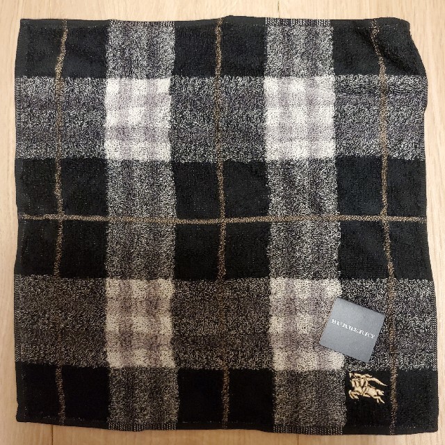 BURBERRY(バーバリー)の新品　BURBERRY　タオルハンカチ　二枚セット レディースのファッション小物(ハンカチ)の商品写真