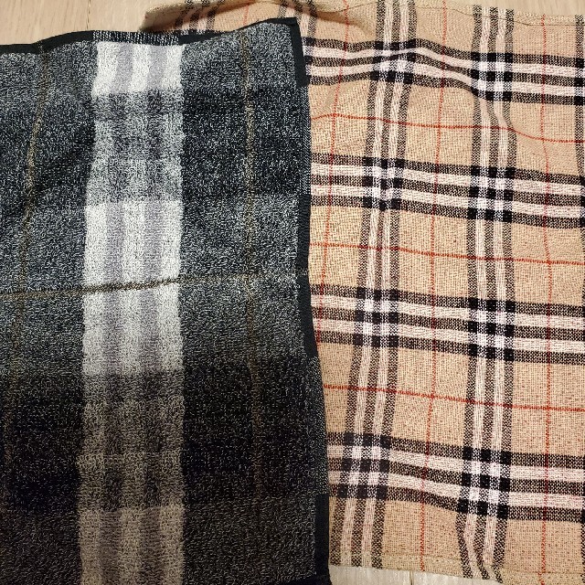 BURBERRY(バーバリー)の新品　BURBERRY　タオルハンカチ　二枚セット レディースのファッション小物(ハンカチ)の商品写真