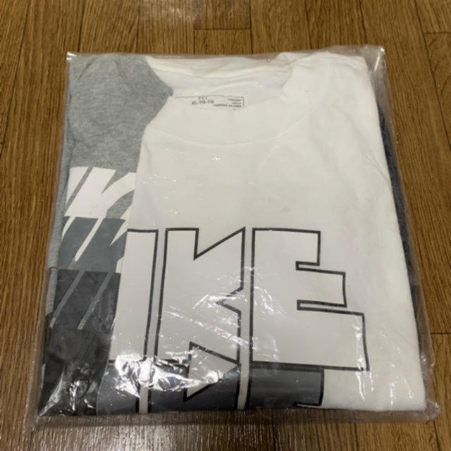 sacai(サカイ)の(XL) NIKE x sacai wmns tee White / Navy  レディースのトップス(Tシャツ(半袖/袖なし))の商品写真