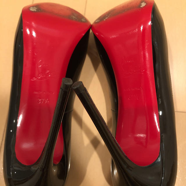 Christian Louboutin(クリスチャンルブタン)の美品　ルブタン オープントゥ パテント パンプス  レディースの靴/シューズ(ハイヒール/パンプス)の商品写真