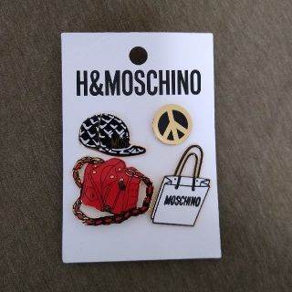 モスキーノ(MOSCHINO)のるん様専用　新品★H&M x MOSCHINO★ピンバッチ(その他)