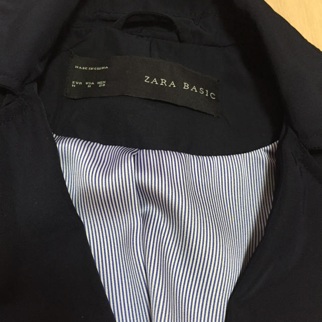 ZARA(ザラ)のザラ ネイビー トレンチコート レディースのジャケット/アウター(トレンチコート)の商品写真