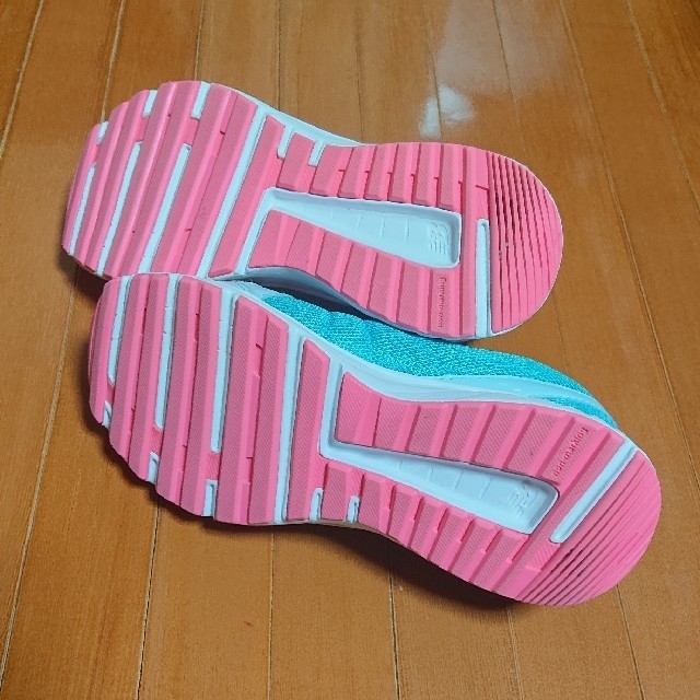 New Balance(ニューバランス)のkiki☆様専用 New Balance スニーカー adidas ジャージ キッズ/ベビー/マタニティのキッズ靴/シューズ(15cm~)(スニーカー)の商品写真