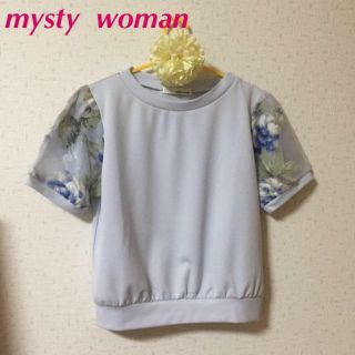 ミスティウーマン(mysty woman)の花柄トップス(シャツ/ブラウス(半袖/袖なし))