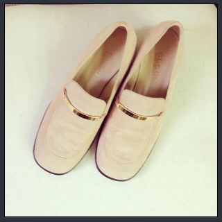 グッチ(GUCCI)のグッチ♡プレート付きスエードオペラ(ローファー/革靴)