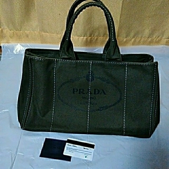 プラダ　PRADA  カナパ