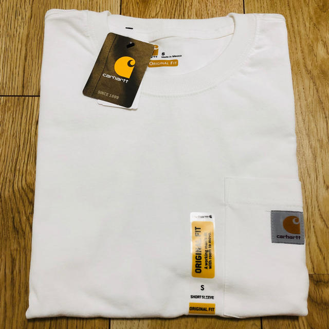 carhartt(カーハート)の【新品】【品薄】カーハート　白　tシャツ  Sサイズ メンズのトップス(Tシャツ/カットソー(半袖/袖なし))の商品写真