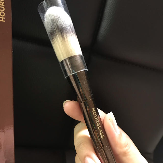 Sephora(セフォラ)のアワーグラス　hourglass パウダーブラシ　新品 コスメ/美容のベースメイク/化粧品(その他)の商品写真