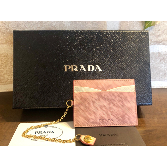 PRADA(プラダ)のPRADA☆プラダ☆パスケース レディースのファッション小物(パスケース/IDカードホルダー)の商品写真