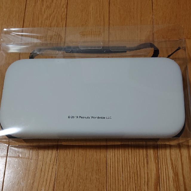 Nintendo Switch スイッチ スイッチライト共用ケース スヌーピー ホワイトの通販 By ずんたん S Shop ニンテンドー スイッチならラクマ