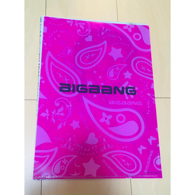 BIGBANG(ビッグバン)のBIGBANG クリアファイル エンタメ/ホビーのタレントグッズ(アイドルグッズ)の商品写真