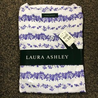 ローラアシュレイ(LAURA ASHLEY)の新品 ローラアシュレイ 襟なし長袖パジャマ L  パープル(パジャマ)