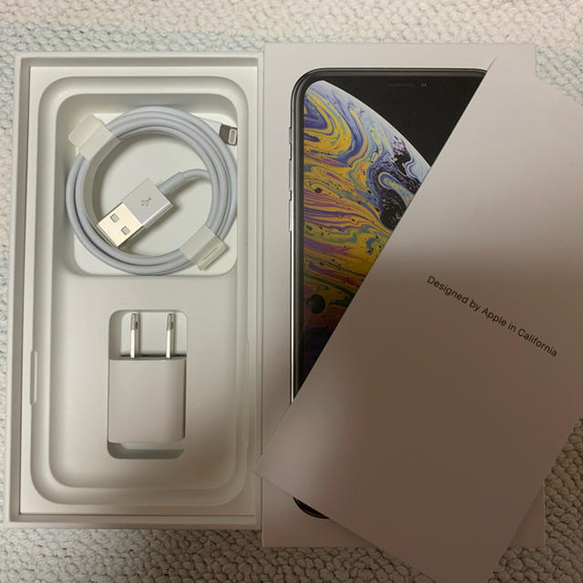 iPhone(アイフォーン)の【正規品】iPhone純正アダプター　ケーブル スマホ/家電/カメラのスマートフォン/携帯電話(バッテリー/充電器)の商品写真