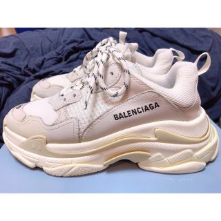 バレンシアガ(Balenciaga)の【YU.様専用】美品 バレンシアガ トリプルS ホワイト 39(スニーカー)