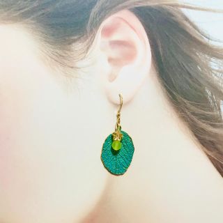 可愛いお花と葉っぱのピアス☆ハンドメイド(ピアス)