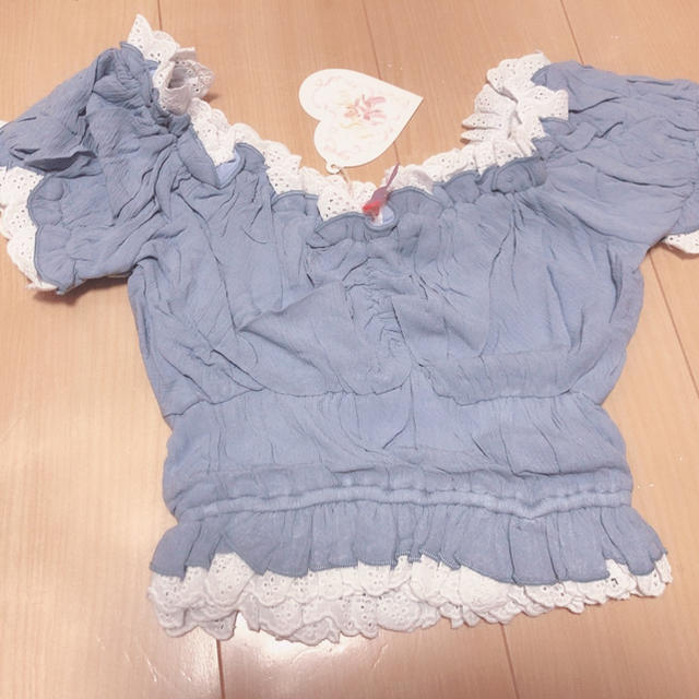 Swankiss(スワンキス)のswankiss シャーリング オフショル トップス レディースのトップス(カットソー(半袖/袖なし))の商品写真