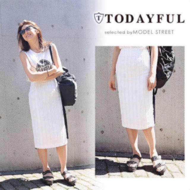 TODAYFUL(トゥデイフル)のTODAYFUL フリンジタイトスカート 膝下 ひざ下 無地 白 シンプル 春夏 レディースのスカート(ひざ丈スカート)の商品写真