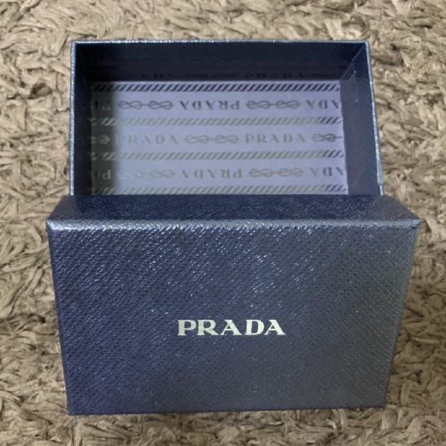 PRADA(プラダ)のPRADA プラダ 箱 新品 レディースのバッグ(ショップ袋)の商品写真