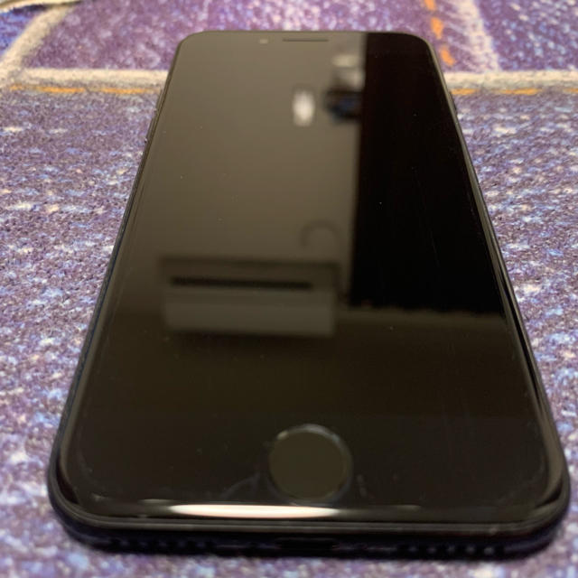 Apple(アップル)のiPhone 7 Jet Black 256 GB SIMフリー スマホ/家電/カメラのスマートフォン/携帯電話(スマートフォン本体)の商品写真