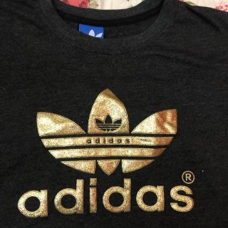 アディダス(adidas)のadidas Tシャツ(Tシャツ(半袖/袖なし))