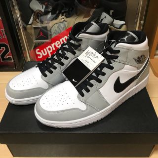 ナイキ(NIKE)のシンプルカッコいい！AIR JORDAN1 MID！(スニーカー)