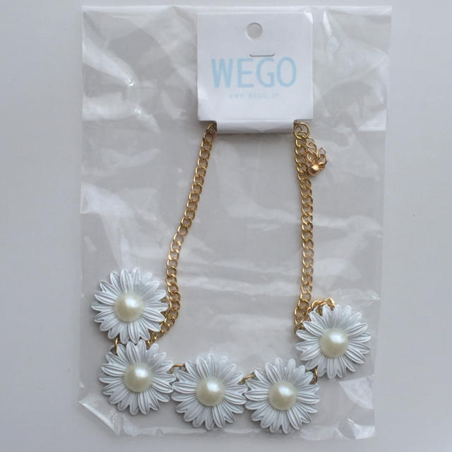 WEGO(ウィゴー)のフラワーパールネックレス 白 レディースのアクセサリー(ネックレス)の商品写真