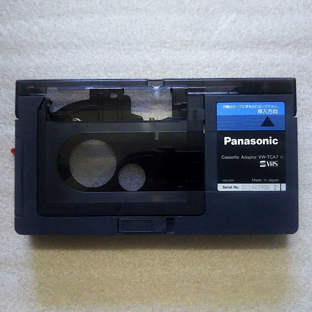 Panasonic(パナソニック)のVHS-C→VHS変換カセットアダプター　Panasonic VW-TCA7 スマホ/家電/カメラのカメラ(ビデオカメラ)の商品写真