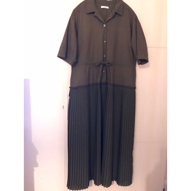 DEUXIEME CLASSE(ドゥーズィエムクラス)のCLANE MILITARY LAYER PLEATS OP レディースのワンピース(ロングワンピース/マキシワンピース)の商品写真