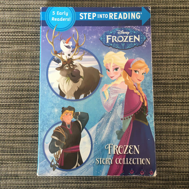 Disney(ディズニー)のDisney FROZEN step into reading エンタメ/ホビーの本(洋書)の商品写真