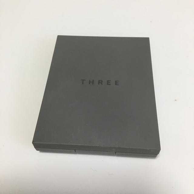 THREE(スリー)の【最終値下げ】THREE フェイスパウダー コスメ/美容のベースメイク/化粧品(フェイスパウダー)の商品写真