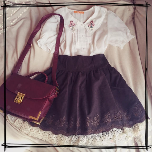 axes femme(アクシーズファム)のaxes チョコレート色バラ刺繍スカート レディースのスカート(ひざ丈スカート)の商品写真