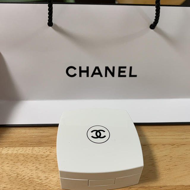 CHANEL(シャネル)のCHANEL シャネル　クッションファンデーション コスメ/美容のベースメイク/化粧品(ファンデーション)の商品写真