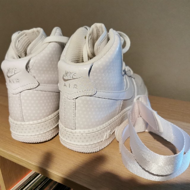 NIKE(ナイキ)の未使用 NIKE AIR FORCE1 HIGH ドット 水玉 レディースの靴/シューズ(スニーカー)の商品写真