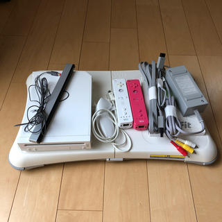 ウィー(Wii)のwii 本体 リモコン ぬんちゃく バランスボード(家庭用ゲーム機本体)