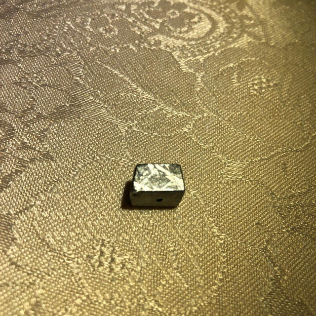 ギベオン隕石チャーム 2