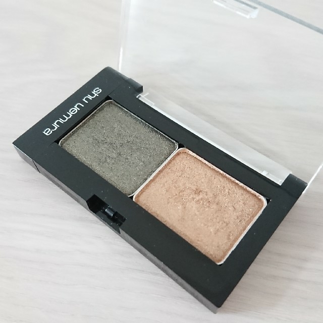 shu uemura(シュウウエムラ)のシュウウエムラ❥プレスドアイシャドウ 2色 [ME472A] [P823] コスメ/美容のベースメイク/化粧品(アイシャドウ)の商品写真