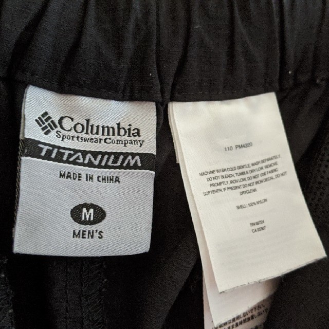 Columbia(コロンビア)のColumbia メンズ ショートパンツ Mサイズ スポーツ/アウトドアのアウトドア(登山用品)の商品写真