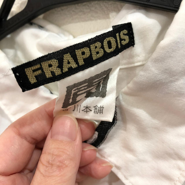 FRAPBOIS(フラボア)のフラボア FRAPBOIS 猫柄 ブラウス シャツ 半袖 レディースのトップス(シャツ/ブラウス(半袖/袖なし))の商品写真