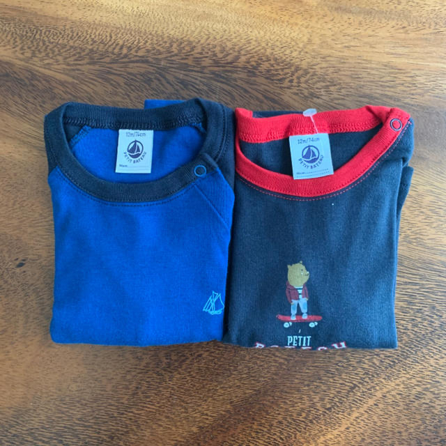 PETIT BATEAU(プチバトー)のプチバトー・ロンTシャツ 2枚セット 12m/74cm キッズ/ベビー/マタニティのベビー服(~85cm)(Ｔシャツ)の商品写真