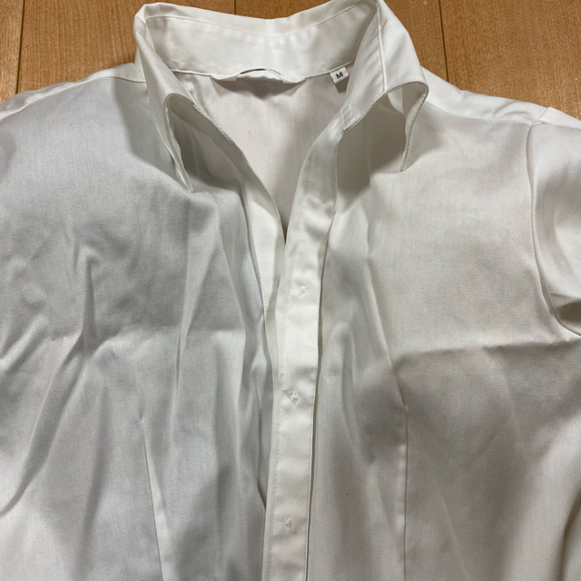 サイズM 半袖白シャツ　 レディースのトップス(シャツ/ブラウス(半袖/袖なし))の商品写真