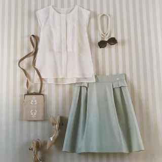 フォクシー(FOXEY)のFOXEY ブラウス"White Petal"2015年57270円 紙タグ有(シャツ/ブラウス(半袖/袖なし))