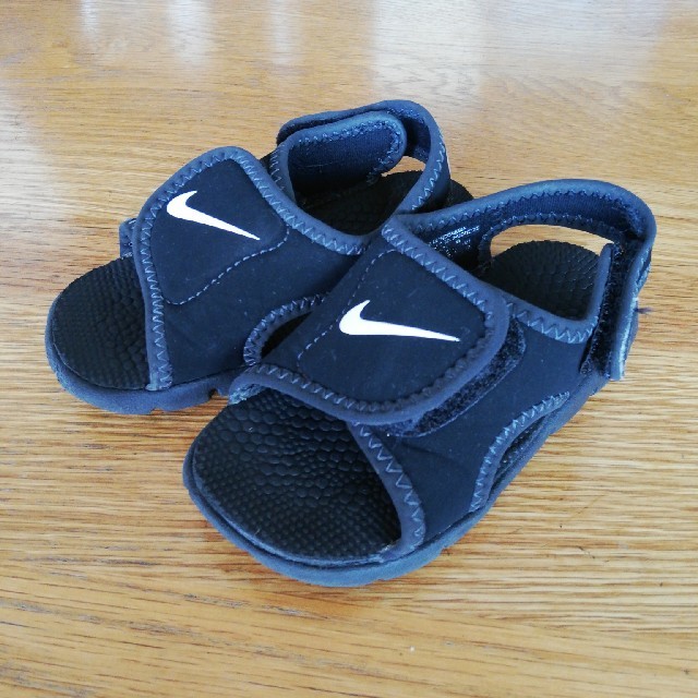 NIKE(ナイキ)のアラレちゃん様専用。ナイキサンダル14cm黒 キッズ/ベビー/マタニティのベビー靴/シューズ(~14cm)(サンダル)の商品写真