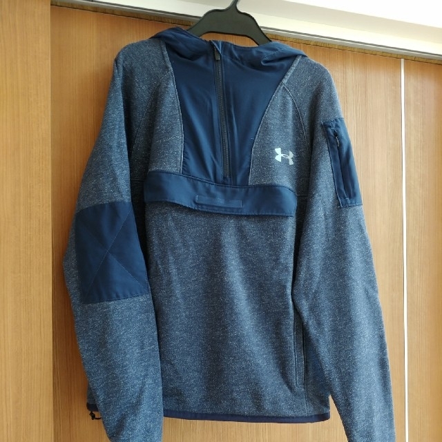 UNDER ARMOUR(アンダーアーマー)のアンダーア―マ―のパ−カ― レディースのトップス(パーカー)の商品写真