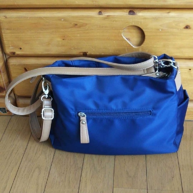 【新品未使用】ninoショルダーバッグレディース レディースのバッグ(ショルダーバッグ)の商品写真