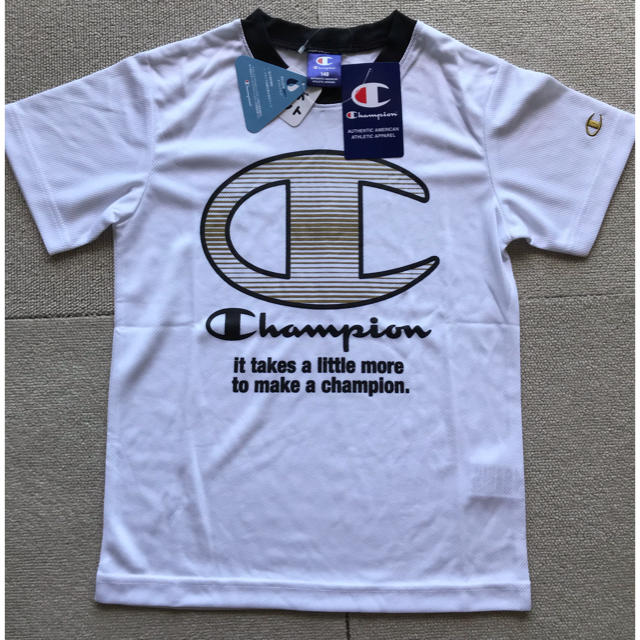 Champion(チャンピオン)の【新品】チャンピョン上下セット・半袖・　　　　　短パン　140 キッズ/ベビー/マタニティのキッズ服男の子用(90cm~)(Tシャツ/カットソー)の商品写真