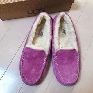 アグ(UGG)のUGG ピンク　アンスレー(スリッポン/モカシン)